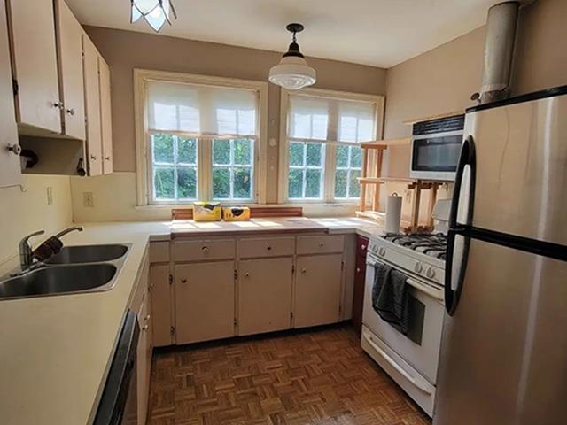 571 ECHO AVENUE, Harrison Hot Springs, Harrison Hot Springs
