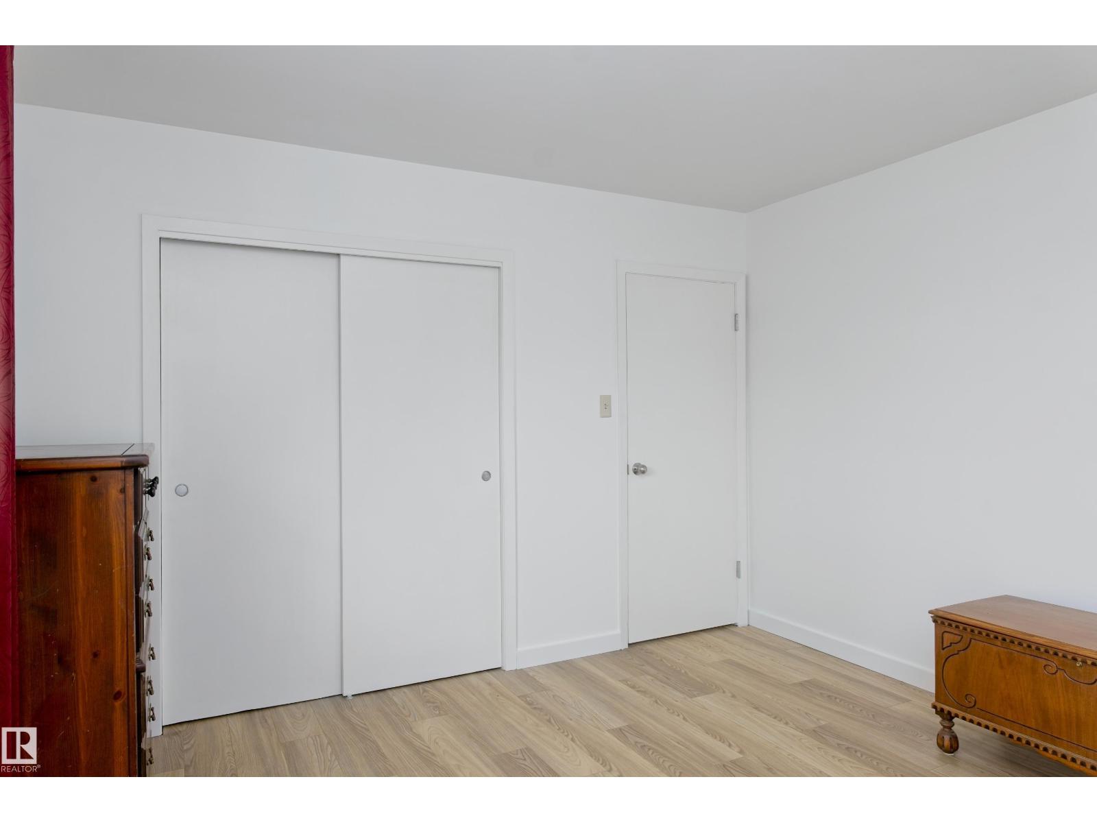 4615 54 AV — photo 28
