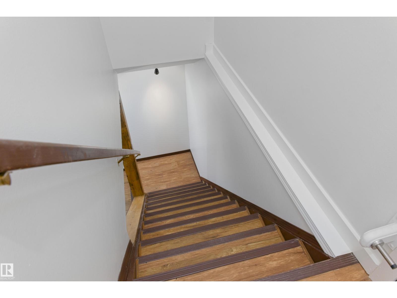 4615 54 AV — photo 34