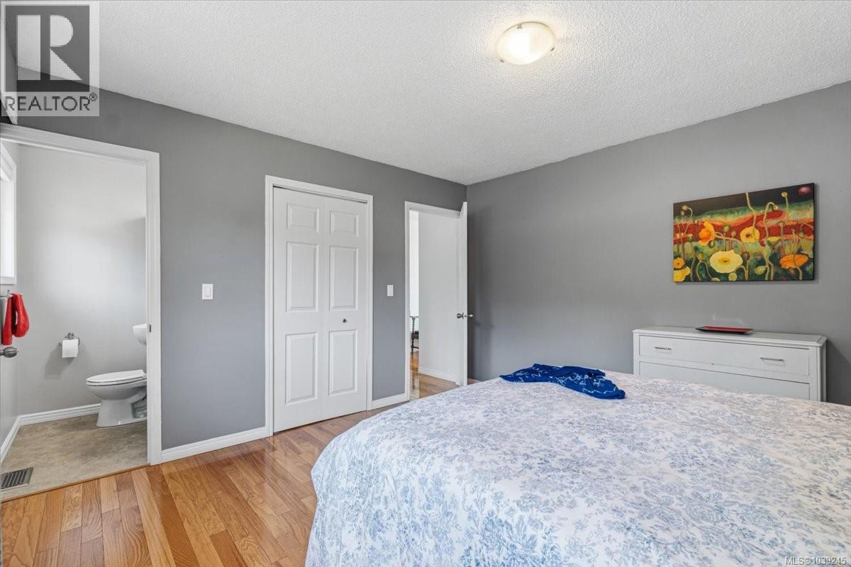 60 Cilaire Dr - 33
