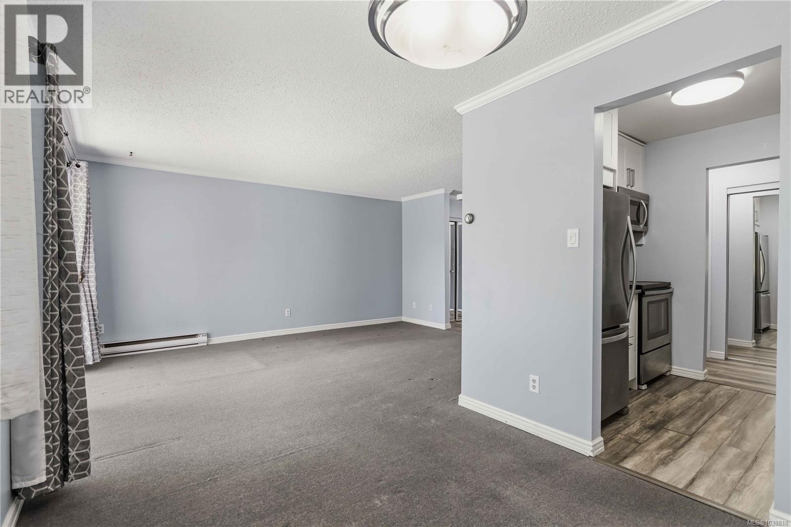 217 900 Tolmie Ave, Saanich
