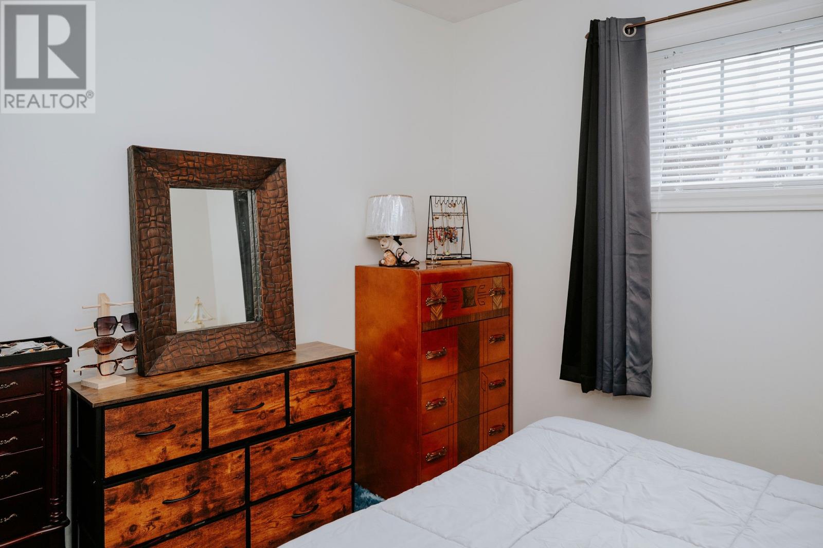 13 Lewington Place - 28