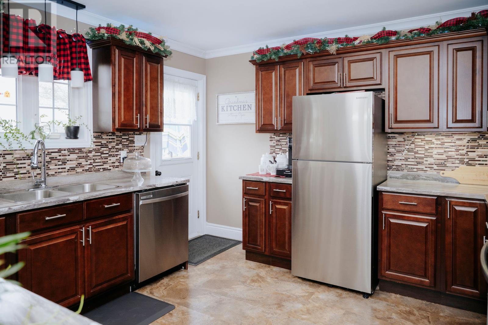 13 Lewington Place - 9