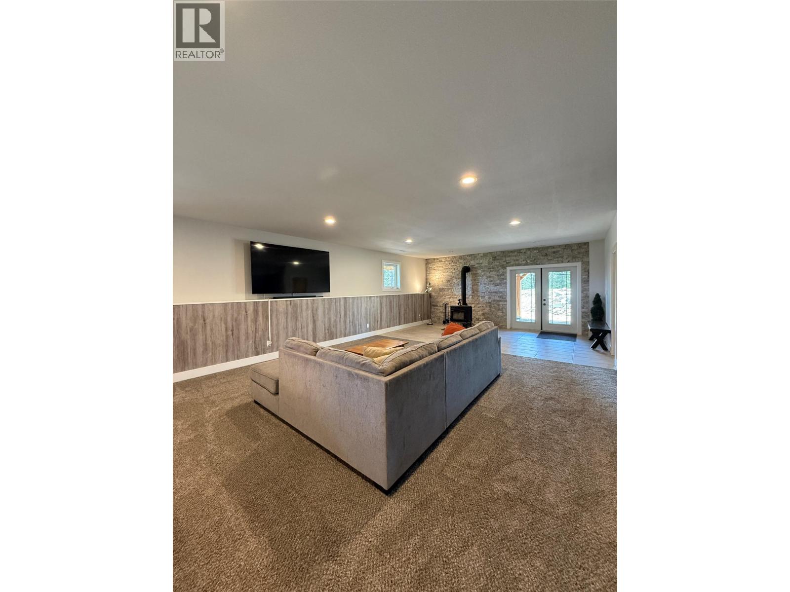 3350 PINERIDGE Road - 34
