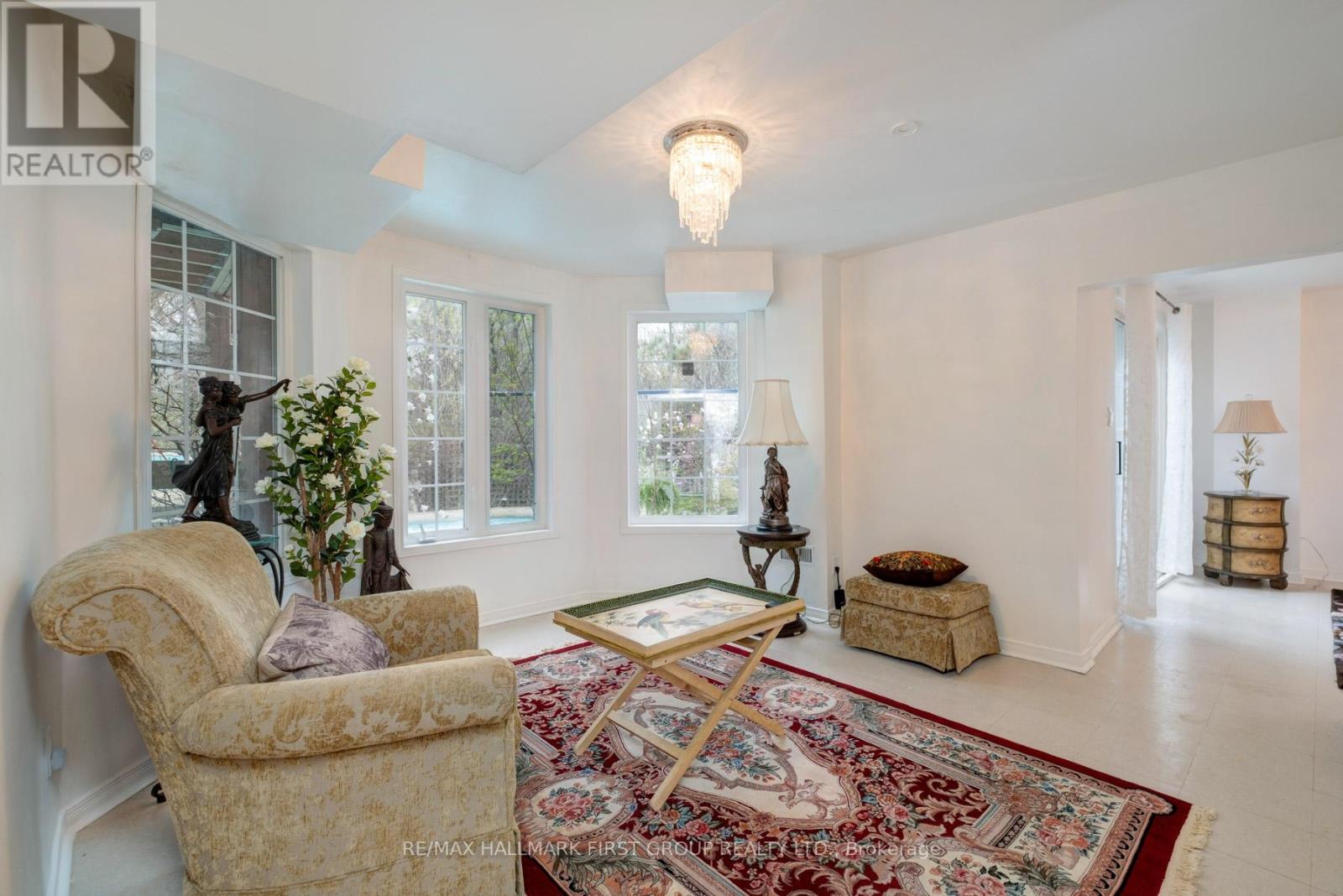 990 GLENBOURNE DRIVE - 37