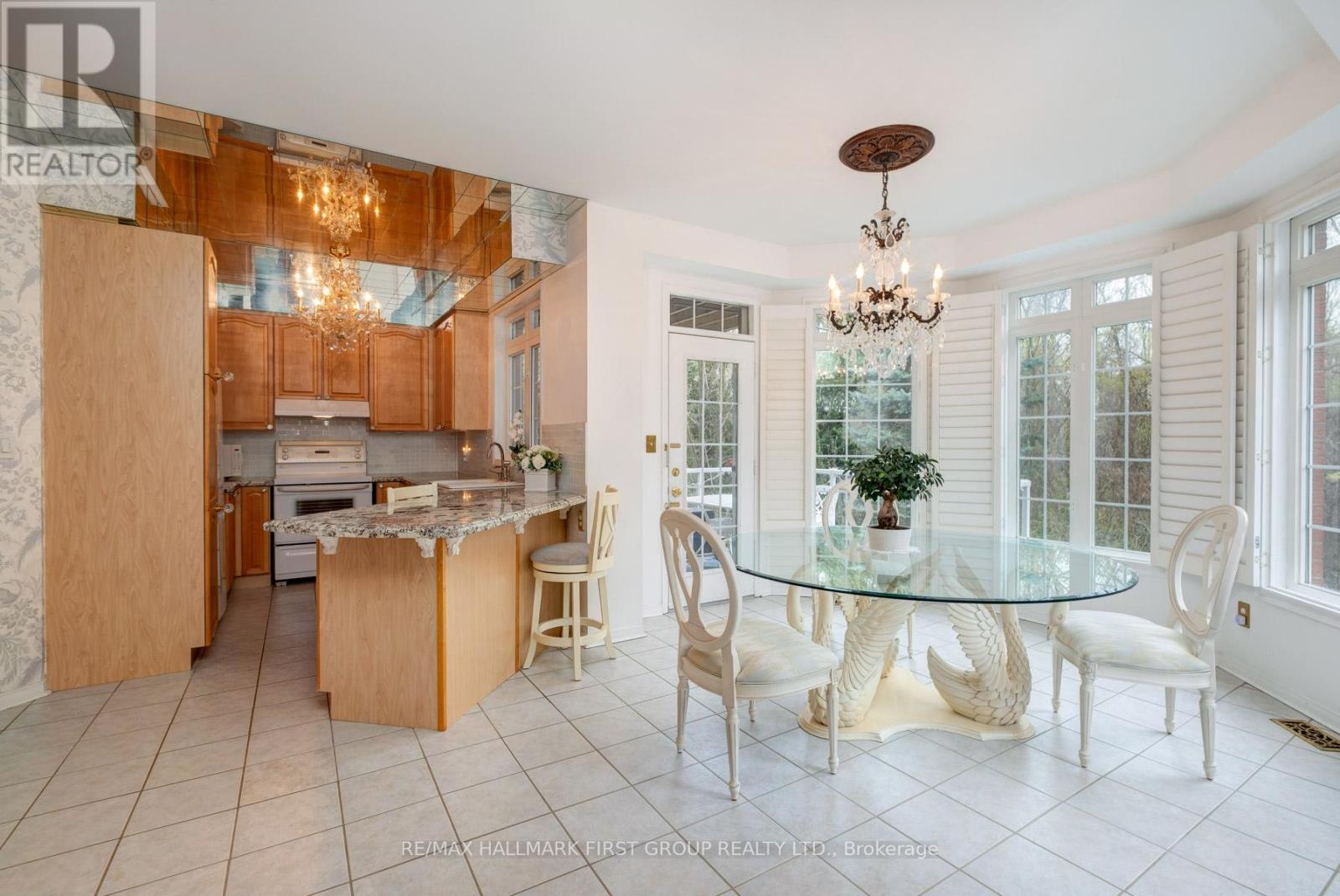990 GLENBOURNE DRIVE - 11
