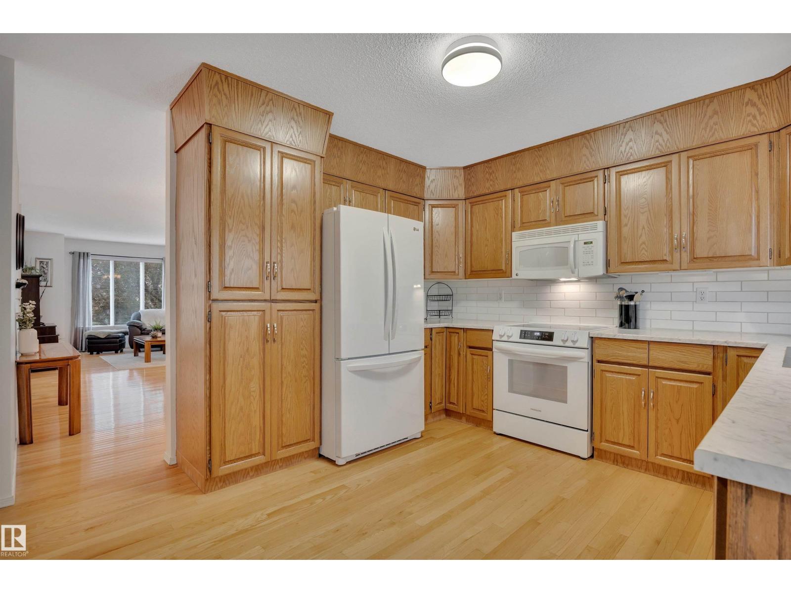 10219 174 AV NW - 11