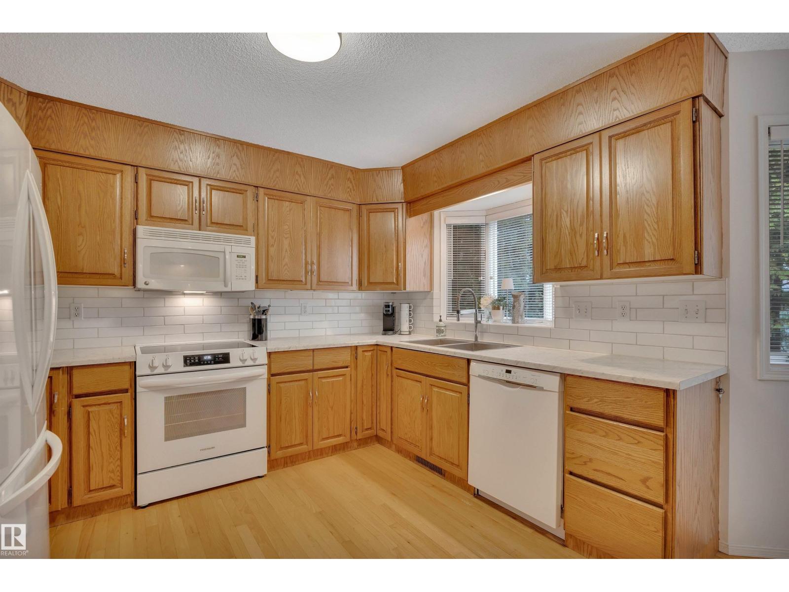 10219 174 AV NW - 12