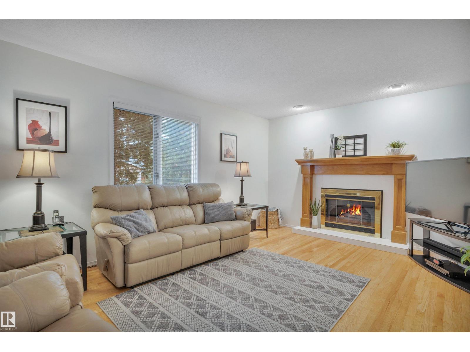 10219 174 AV NW - 17
