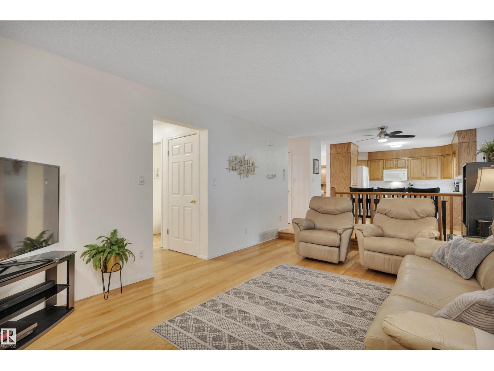 10219 174 AV NW - 18