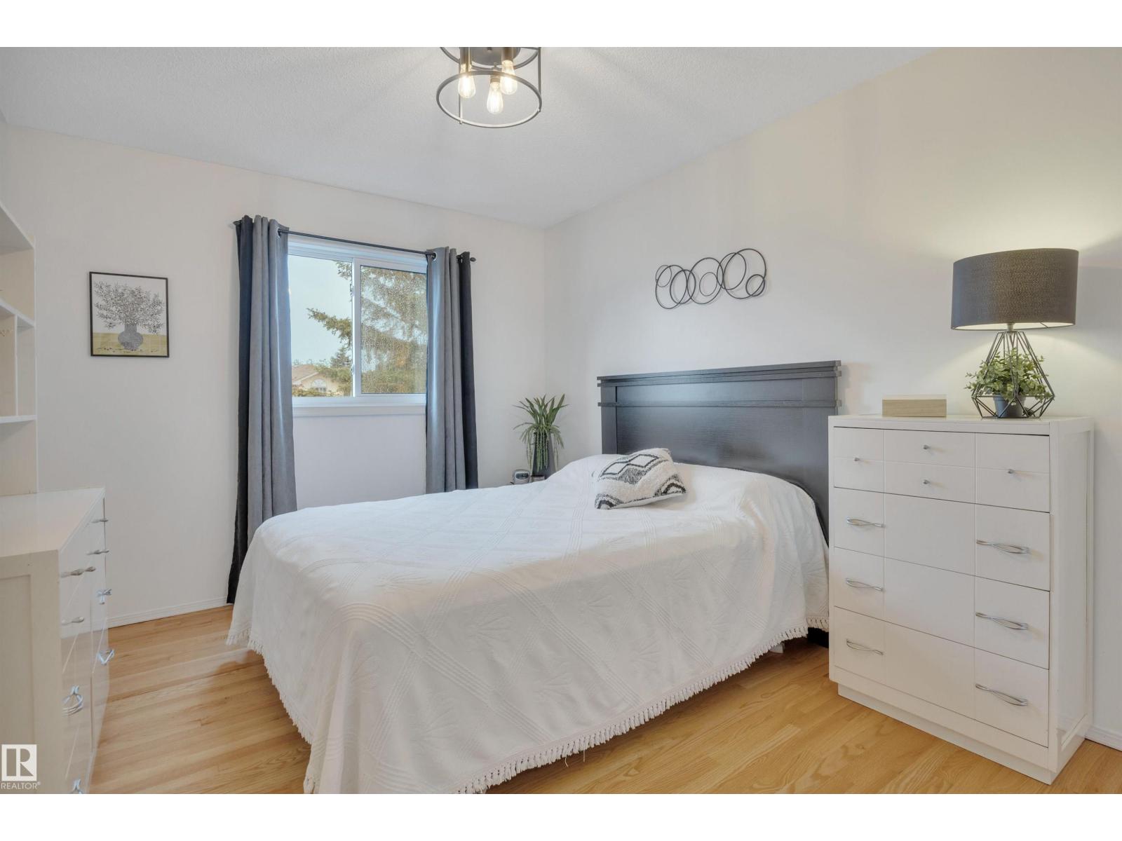 10219 174 AV NW - 33