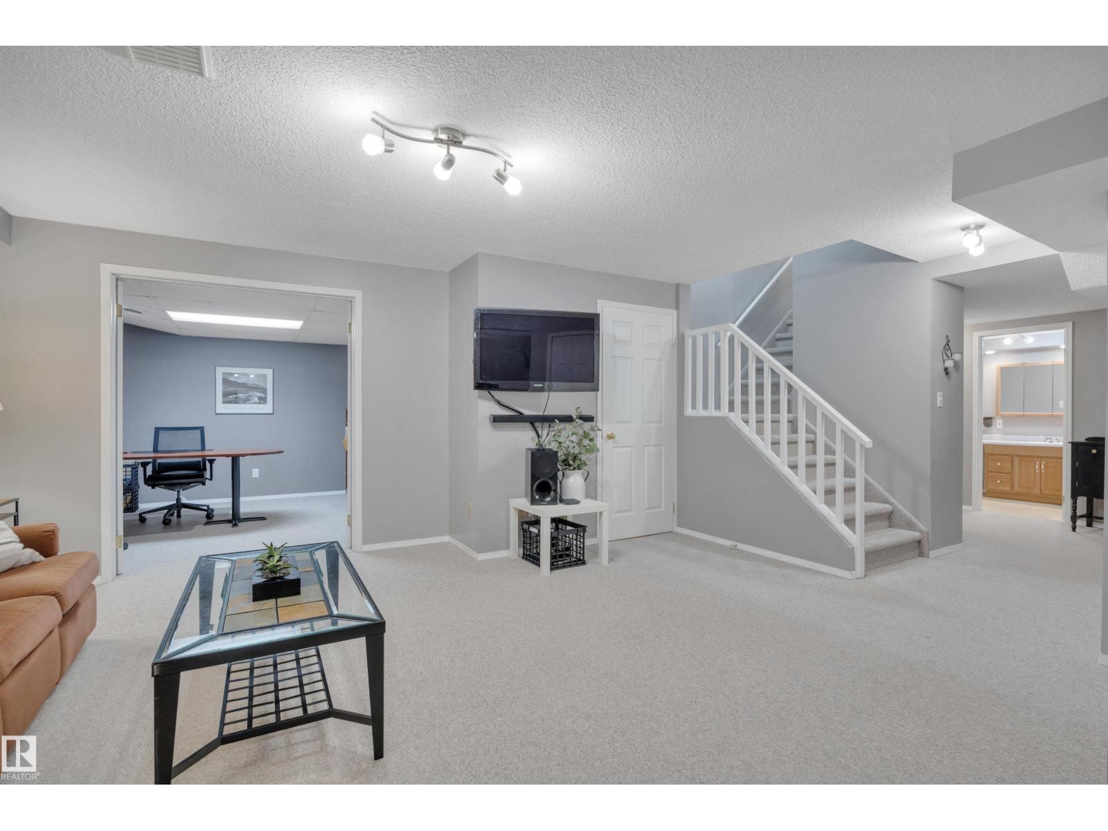 10219 174 AV NW - 41