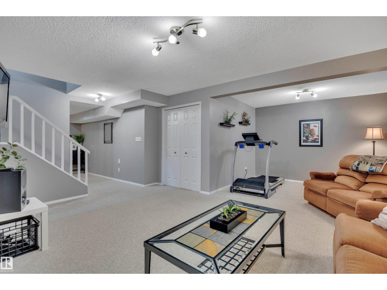 10219 174 AV NW - 43