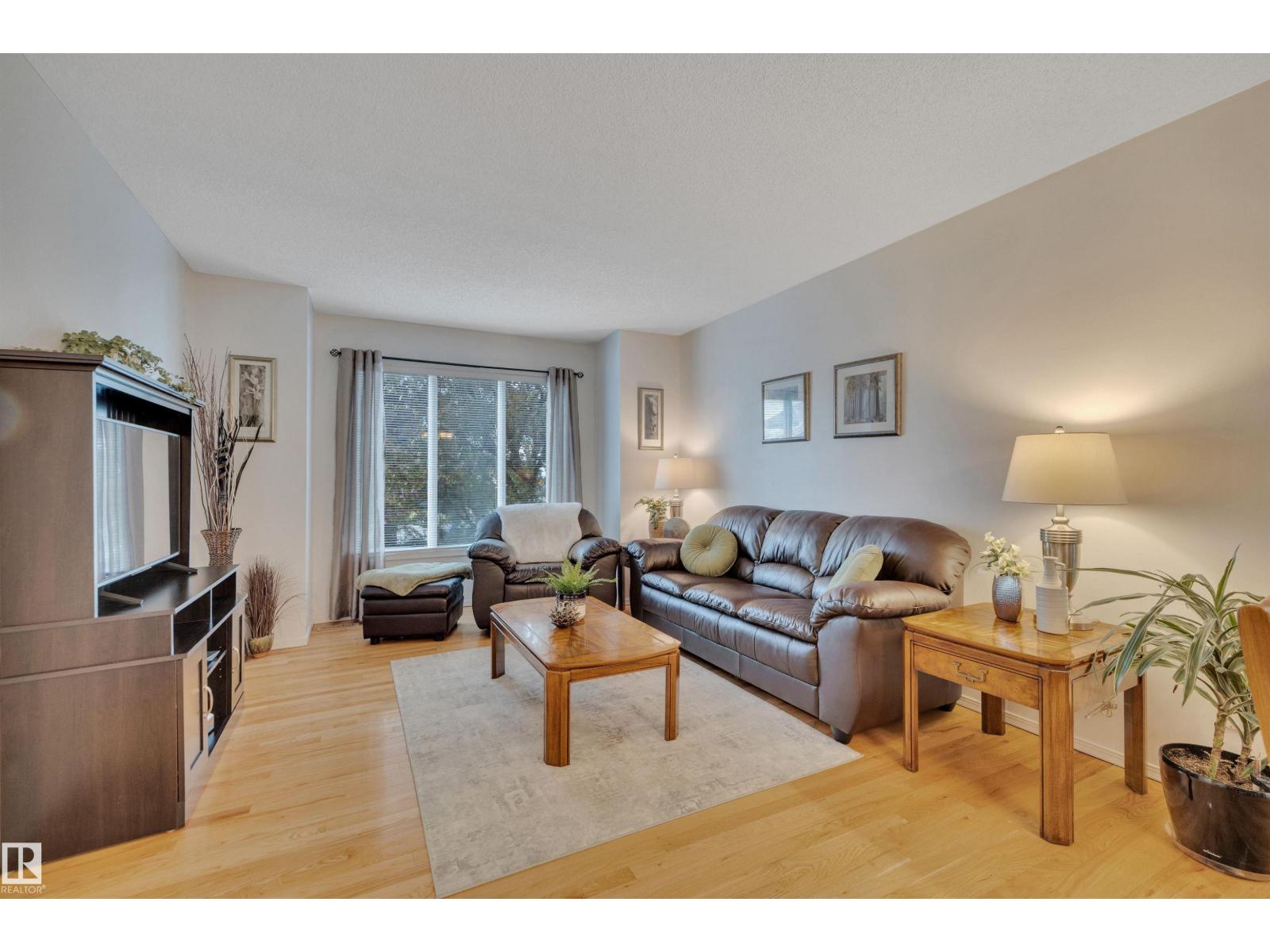 10219 174 AV NW - 6