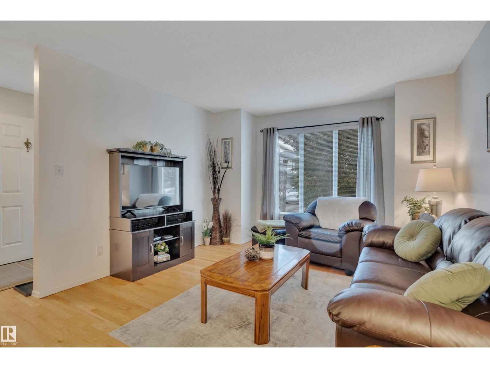 10219 174 AV NW - 7