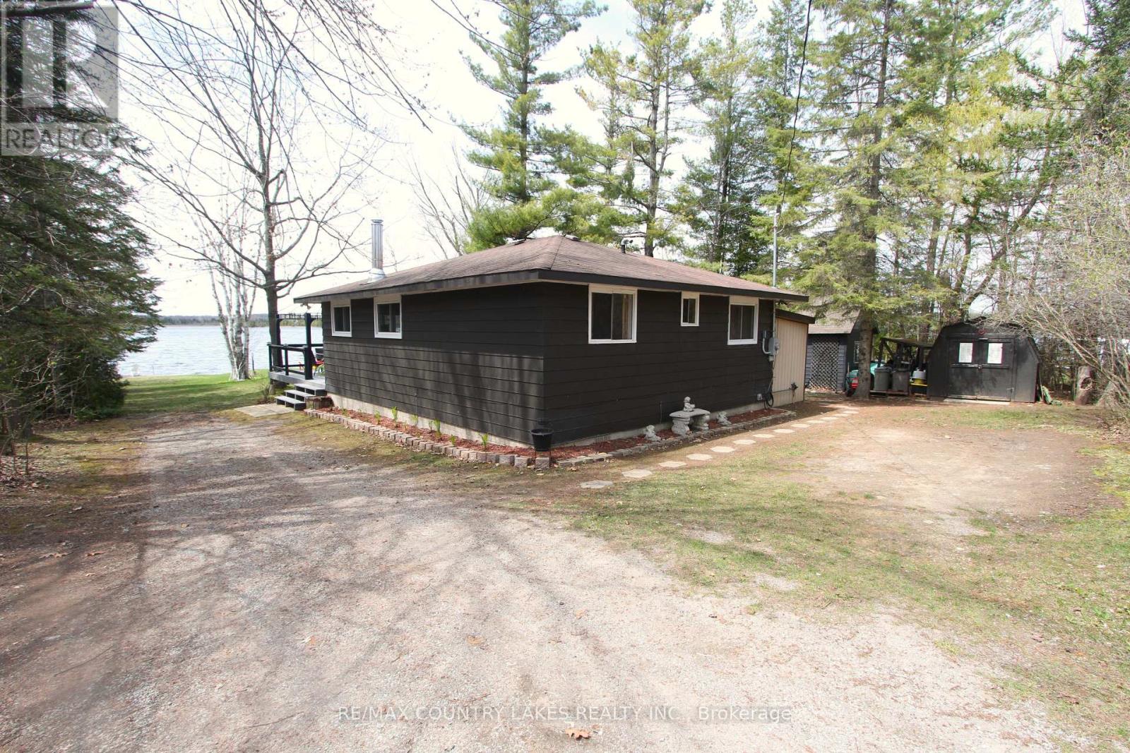31 HILLCREST AVENUE - 3
