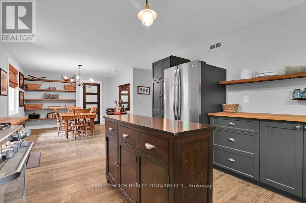 6 SOUTH POINT DRIVE - 15