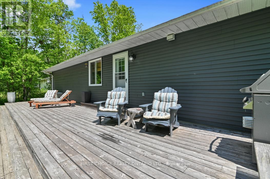 6 SOUTH POINT DRIVE - 24