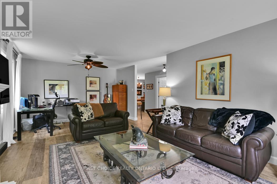 6 SOUTH POINT DRIVE - 5