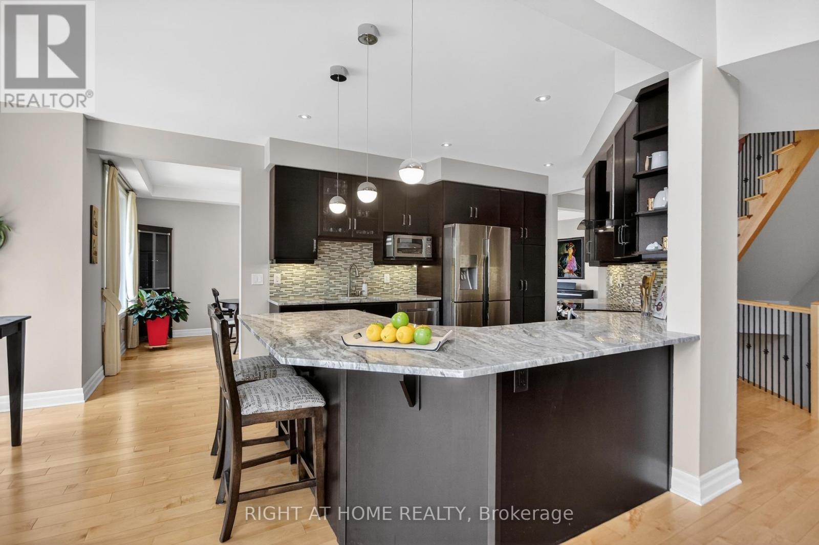 198 GRAINSTONE WAY - 13