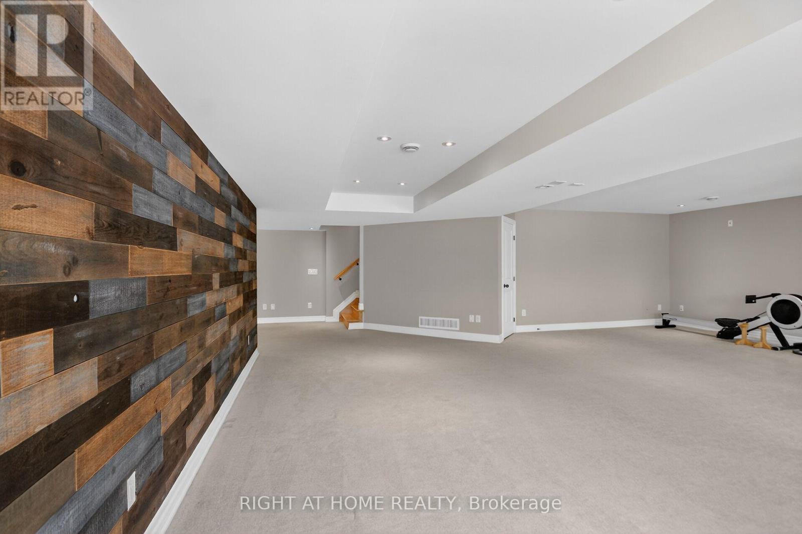198 GRAINSTONE WAY - 32