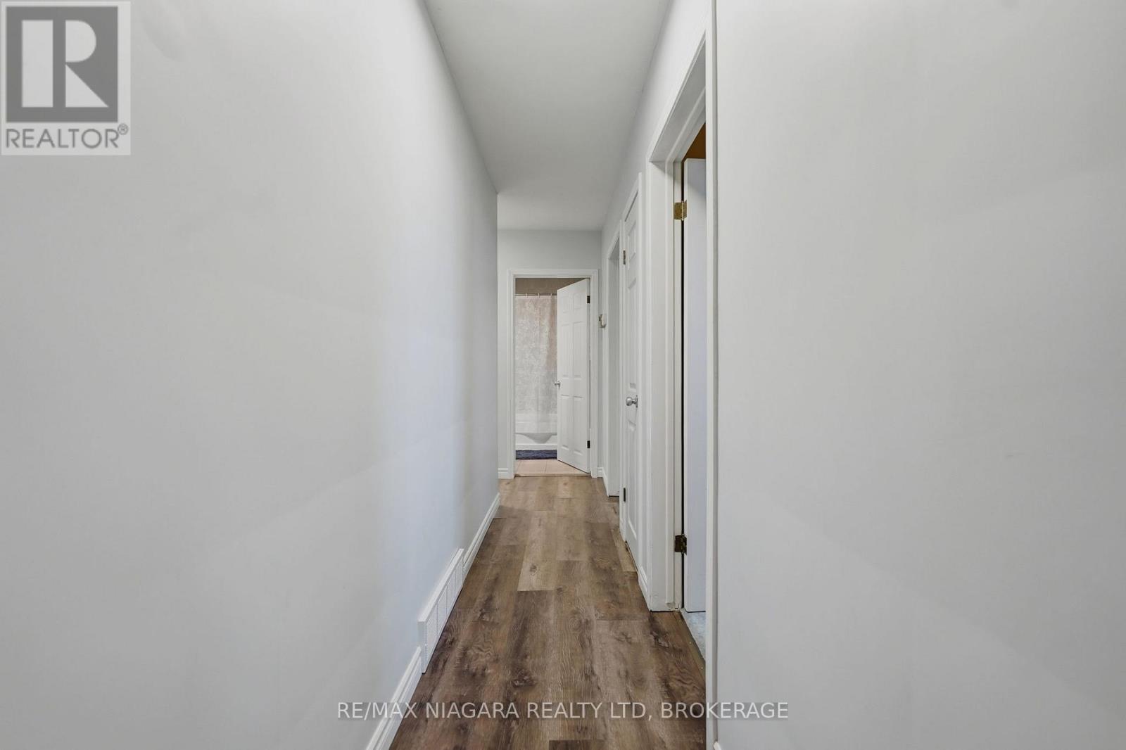 230 WELLINGTON STREET - 12