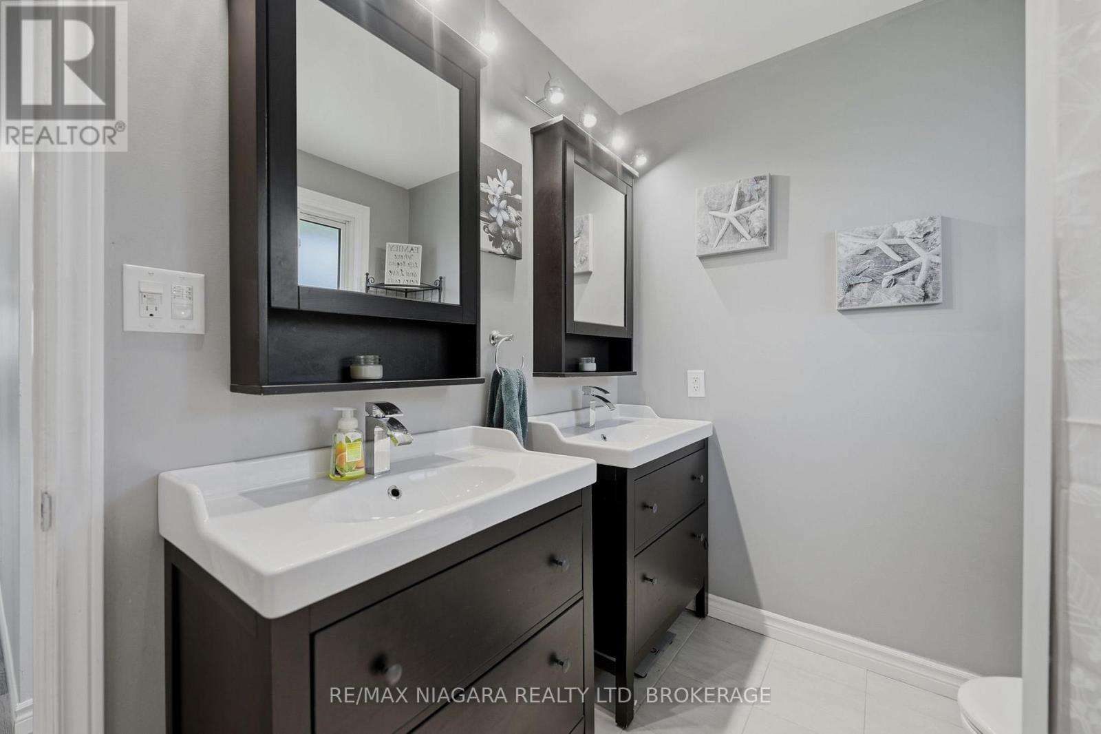 230 WELLINGTON STREET - 17