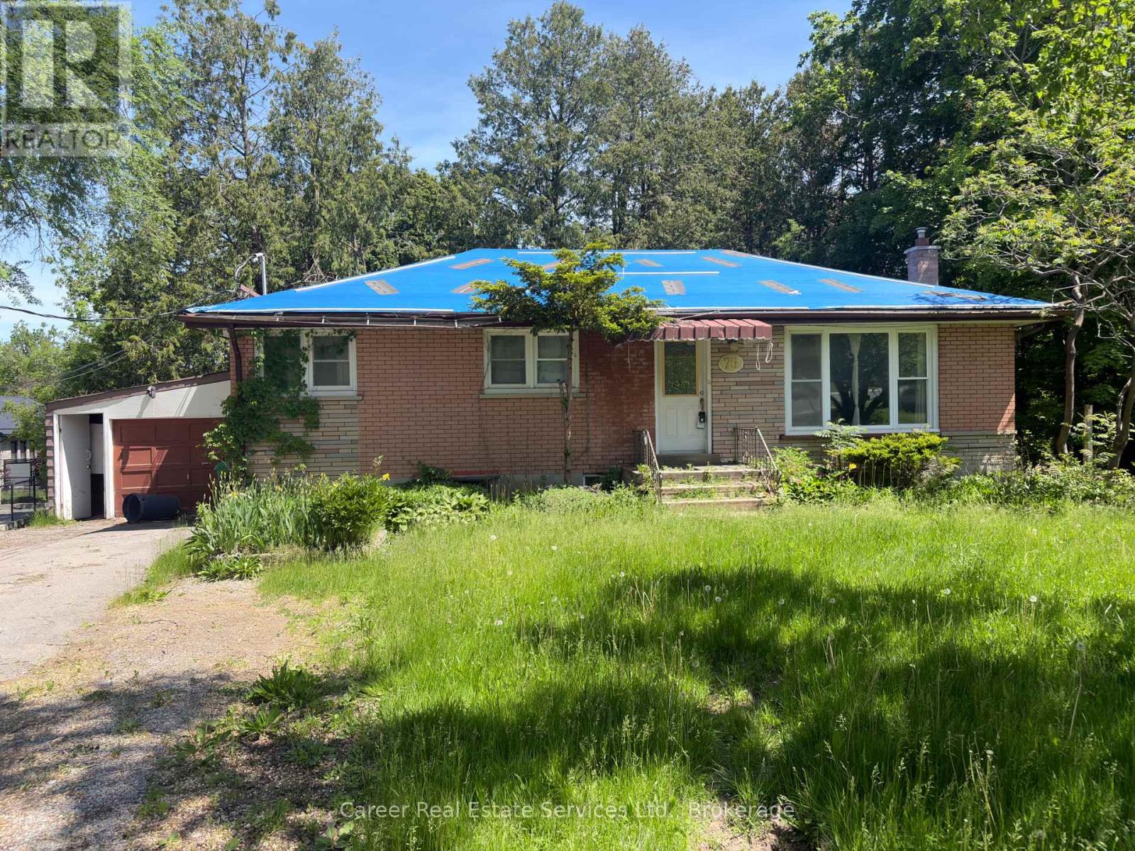 76 SPRINGBROOK DRIVE