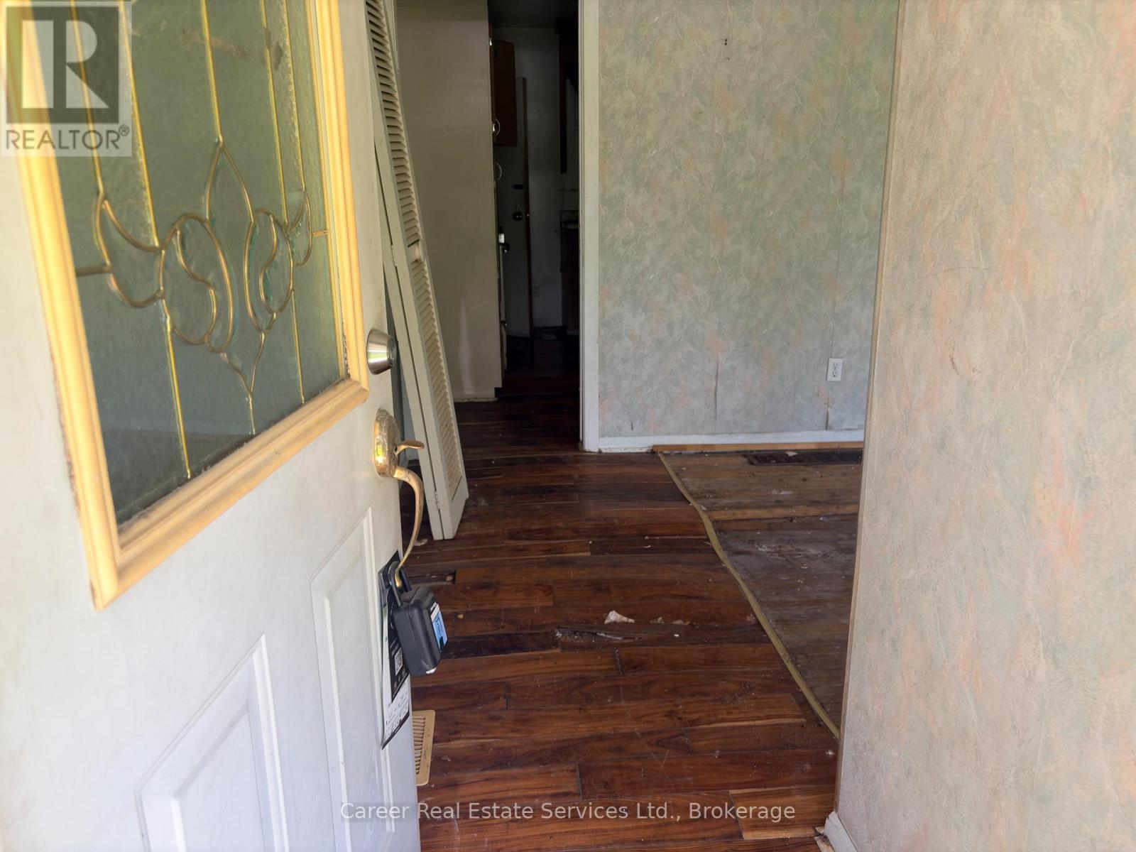 76 SPRINGBROOK DRIVE - 13