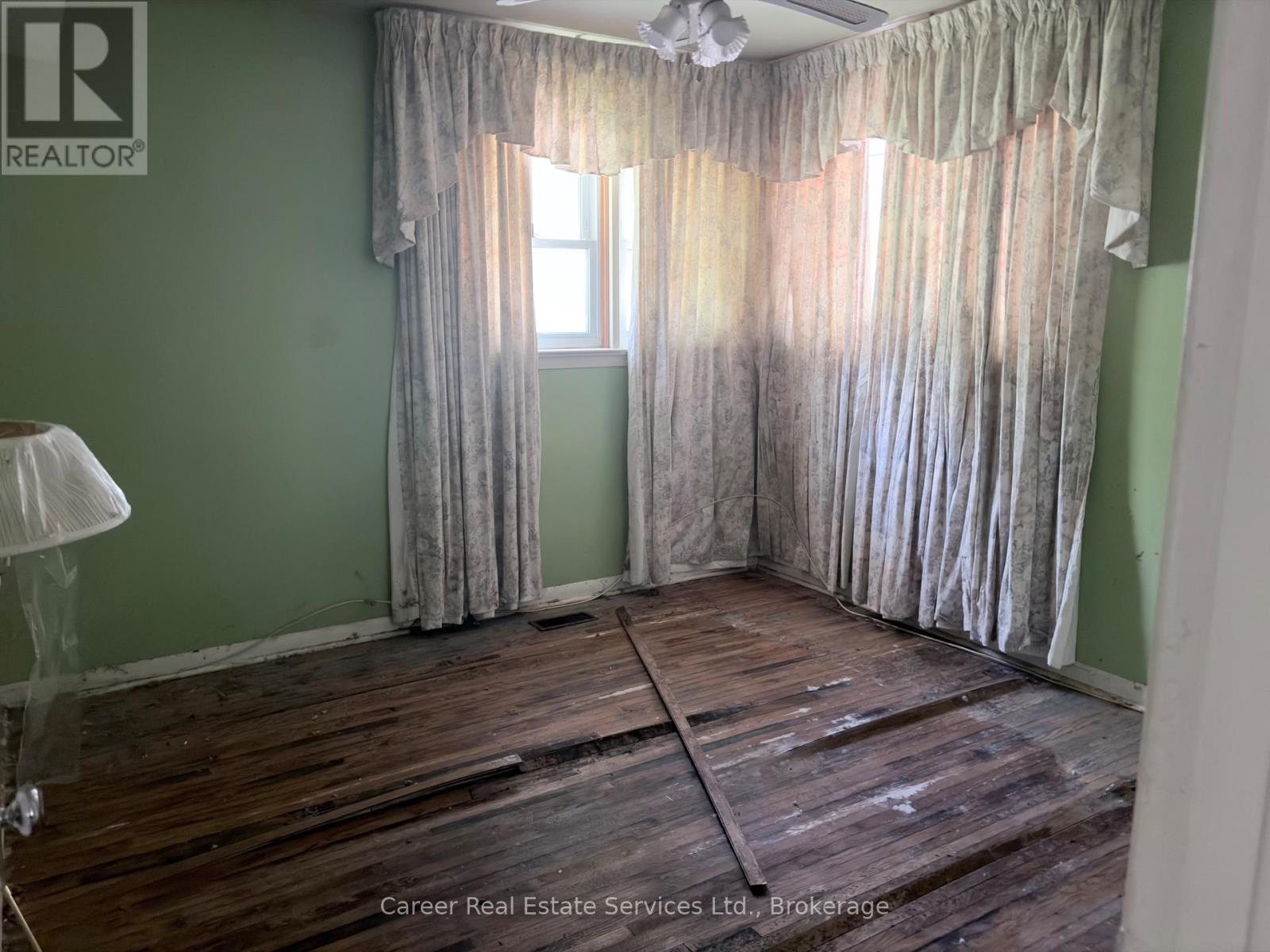 76 SPRINGBROOK DRIVE - 20