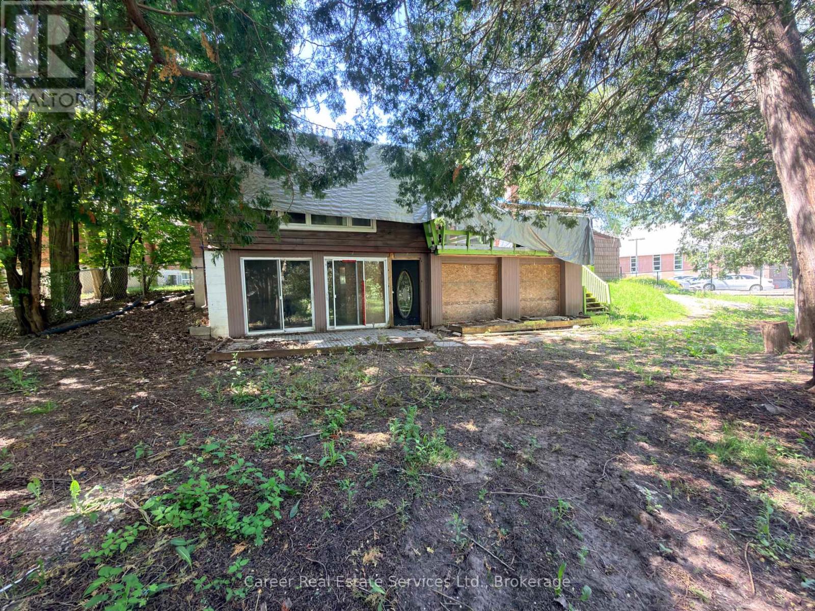 76 SPRINGBROOK DRIVE - 6