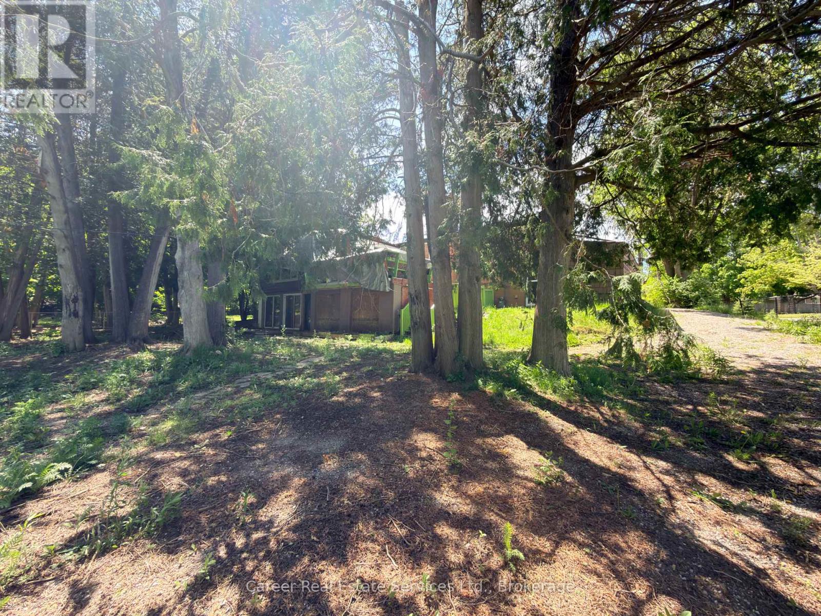 76 SPRINGBROOK DRIVE - 8