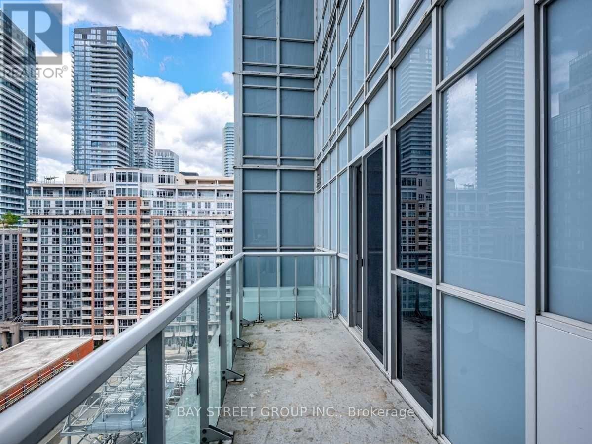 #1117 20 JOHN STREET - 20
