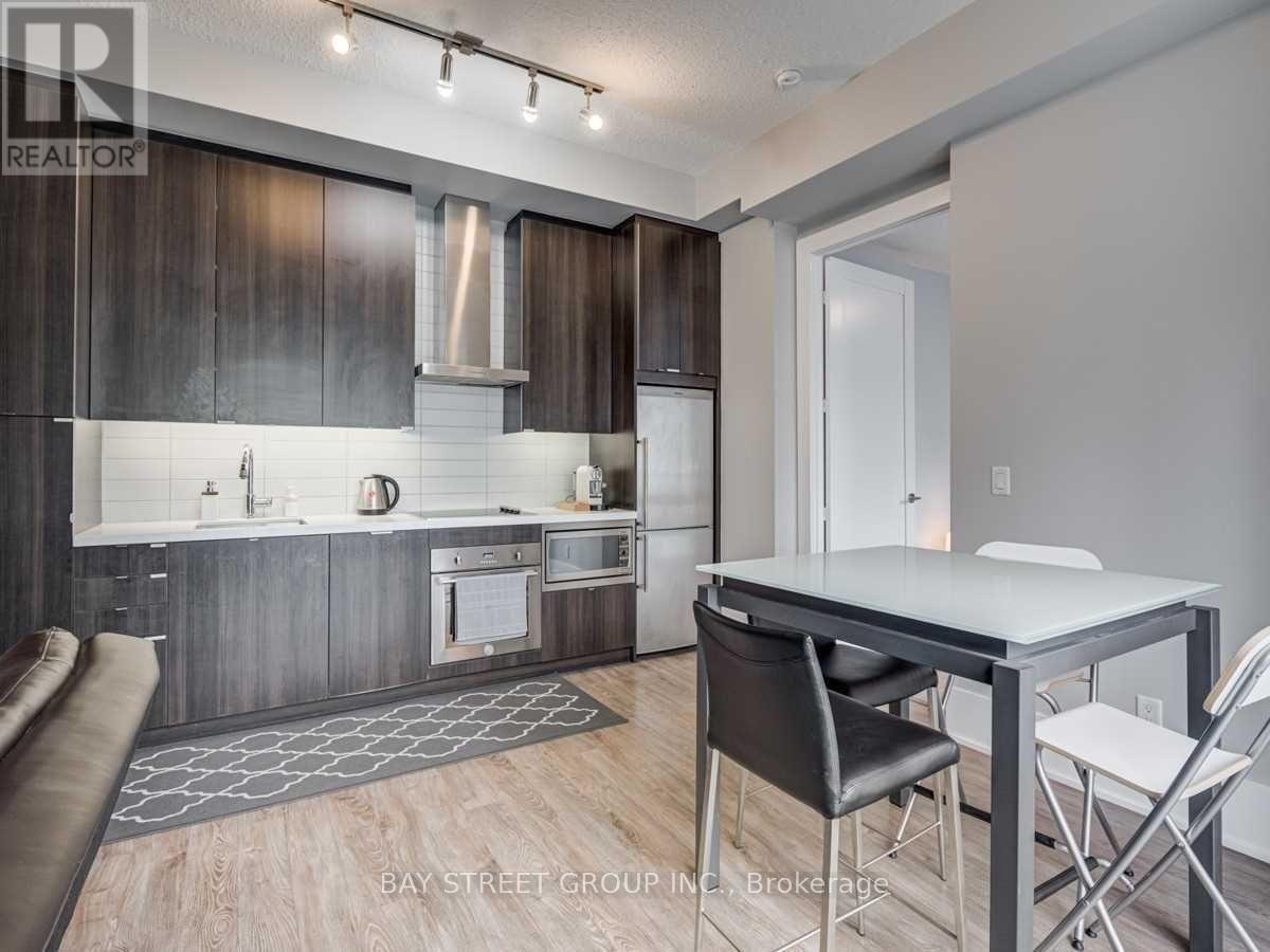 #1117 20 JOHN STREET - 7