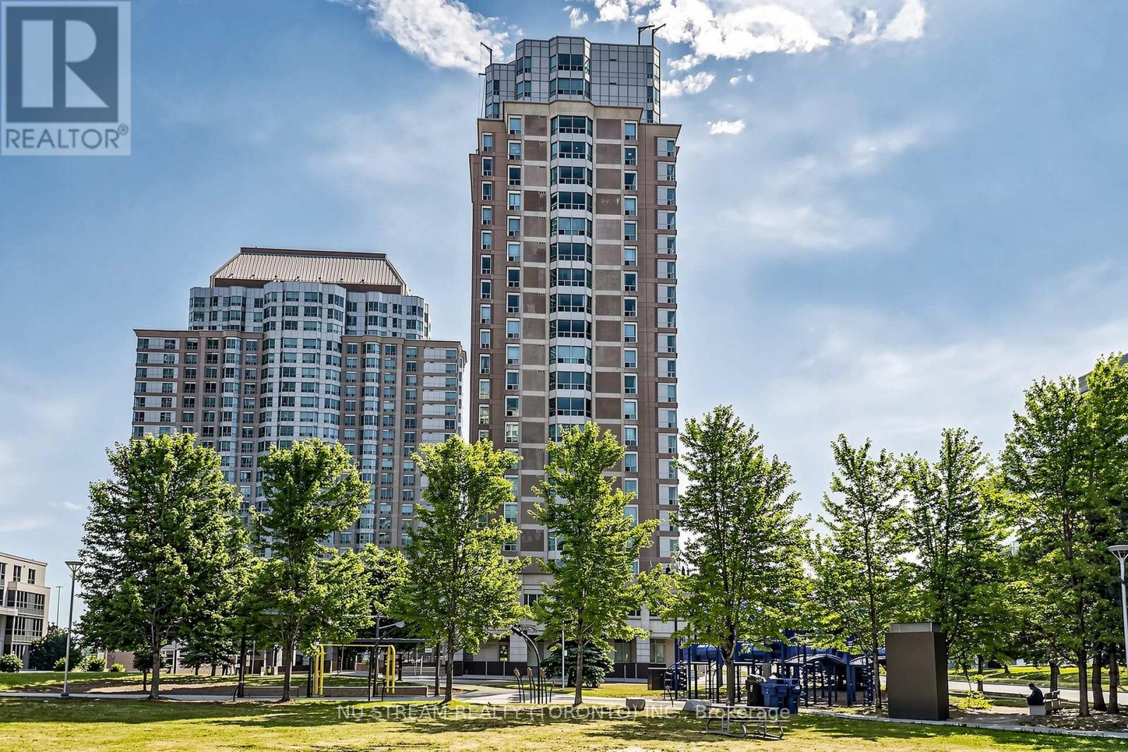 #1002 1 LEE CENTRE DRIVE - 1