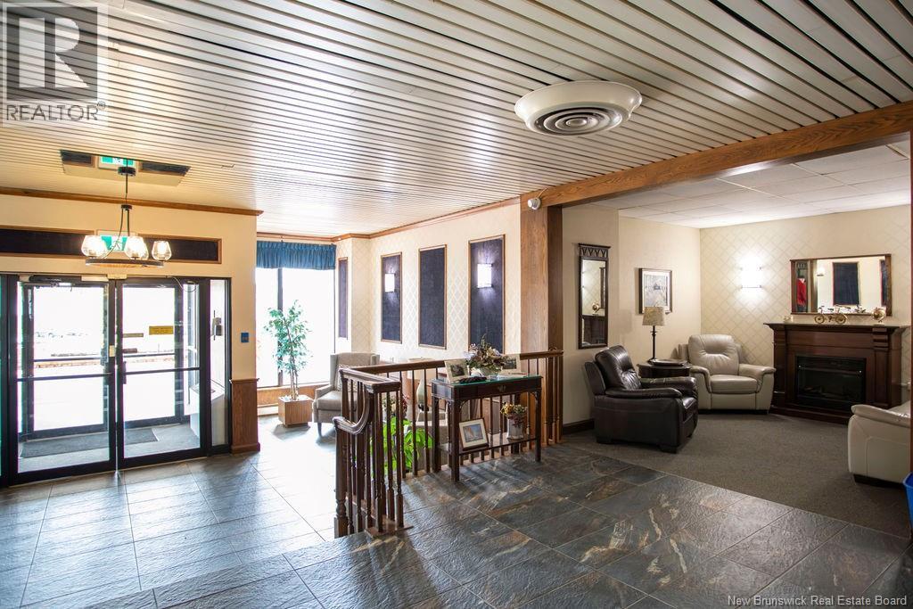 #702 310 Woodward Avenue - 32