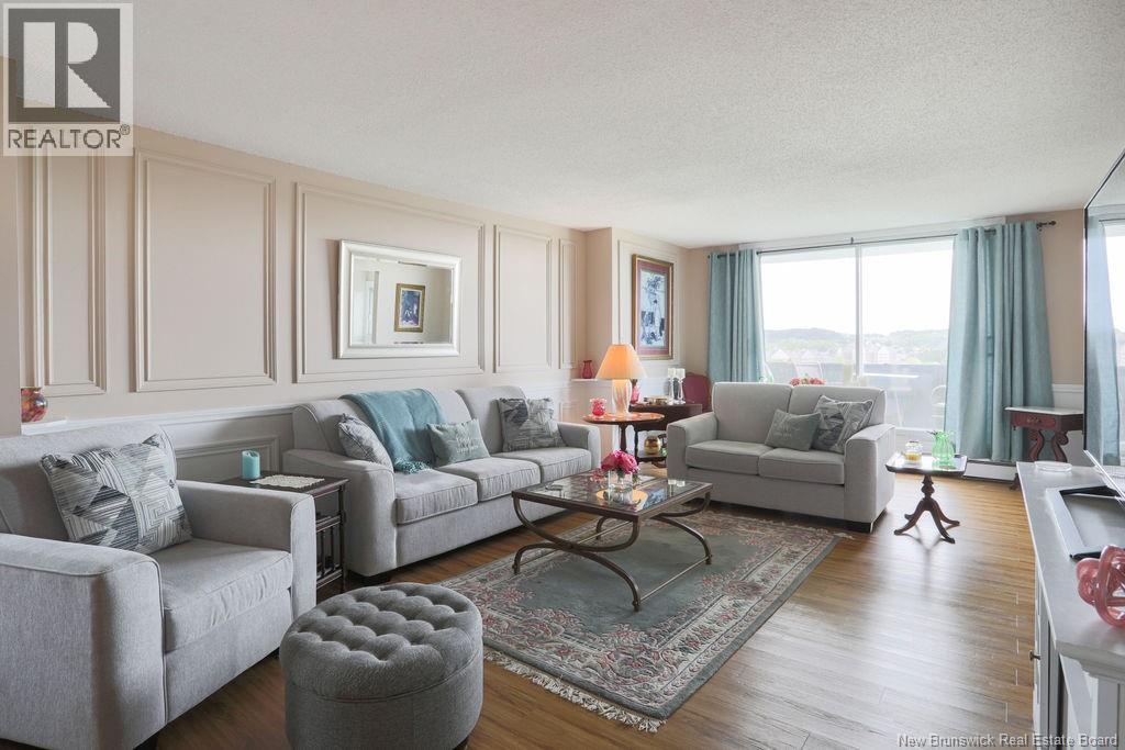 #702 310 Woodward Avenue - 4