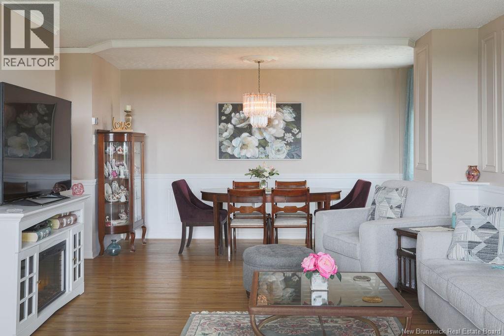 #702 310 Woodward Avenue - 5