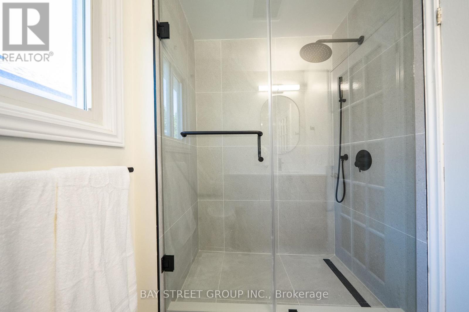 27 VANESSA ROAD - 25