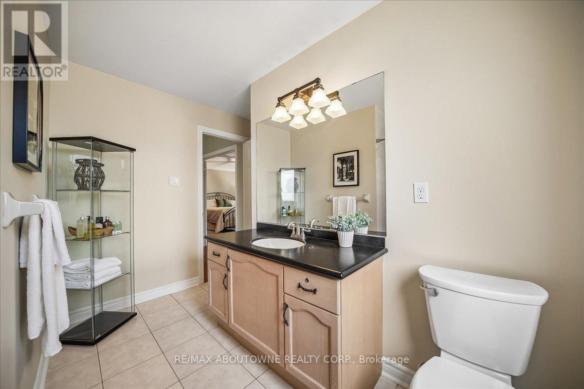 1053 OLD OAK DRIVE - 19