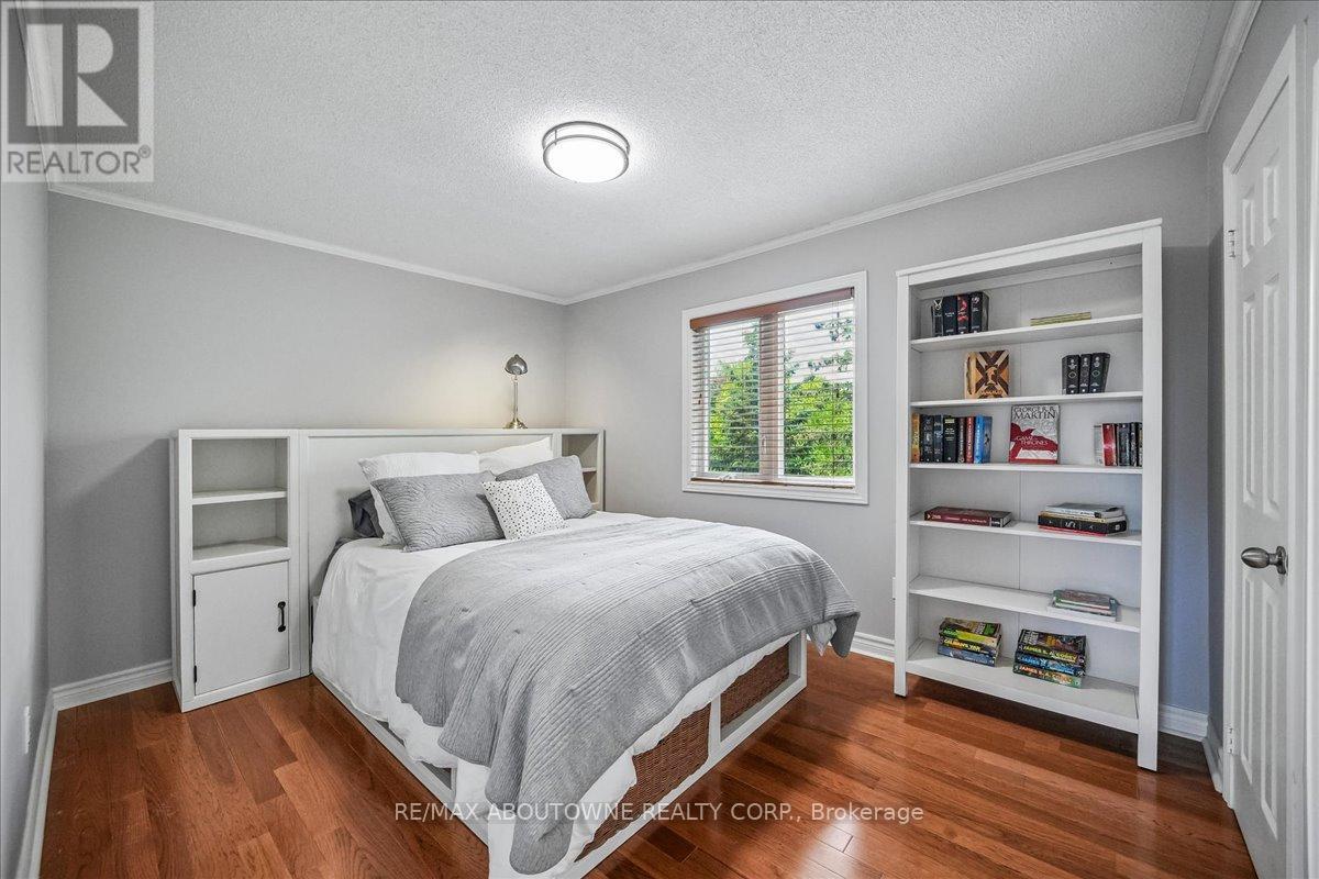 1053 OLD OAK DRIVE - 20