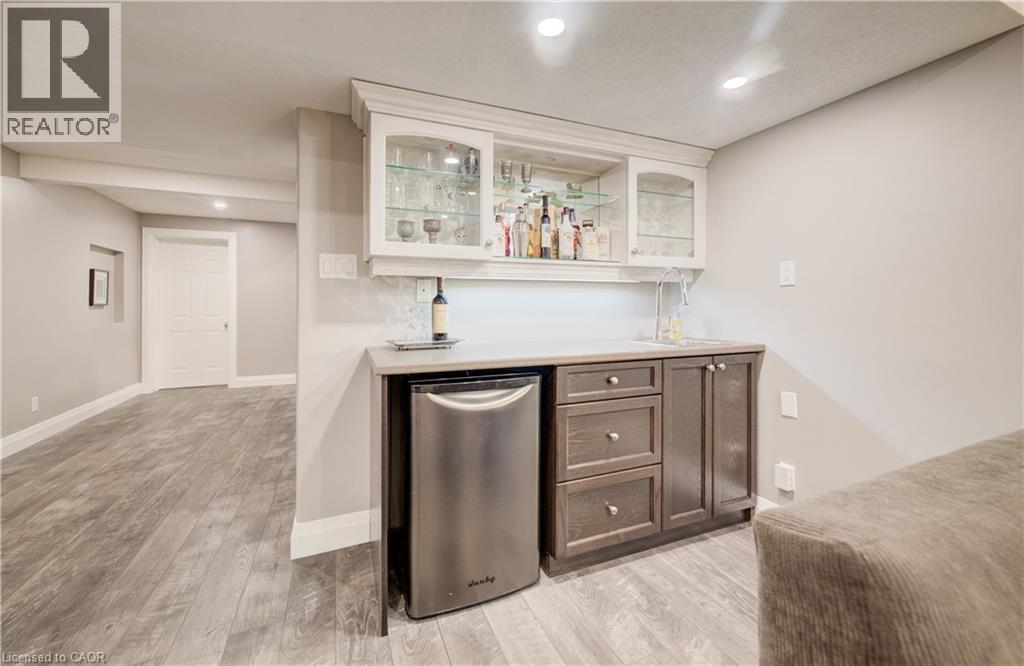 110 LASCHINGER Boulevard - 34