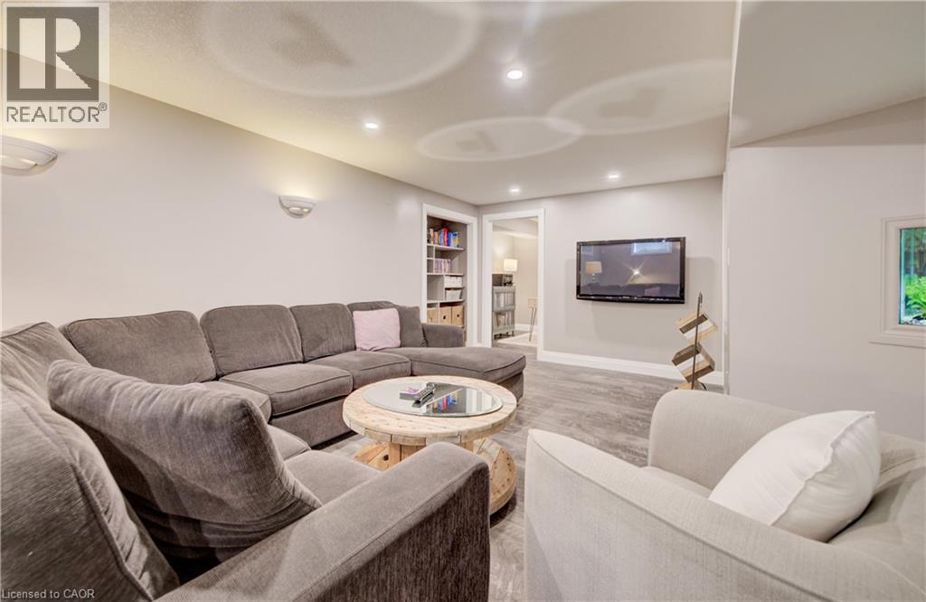 110 LASCHINGER Boulevard - 33