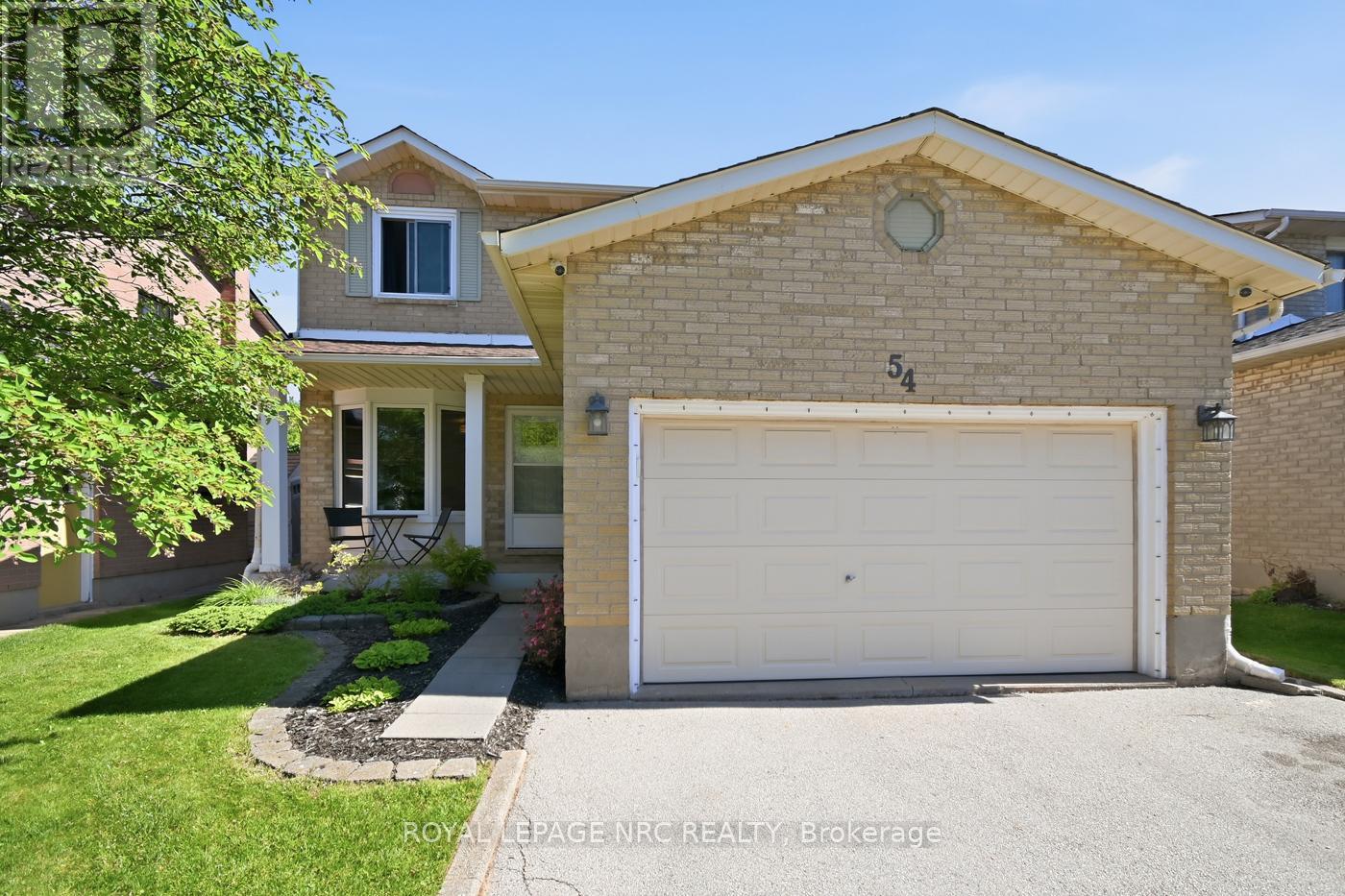 54 MERRITT CRESCENT - 1