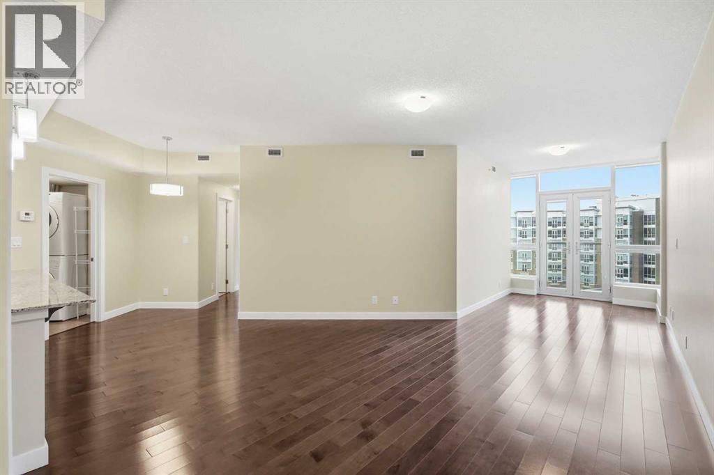 #701 16 Varsity Estates Circle NW - Image 2