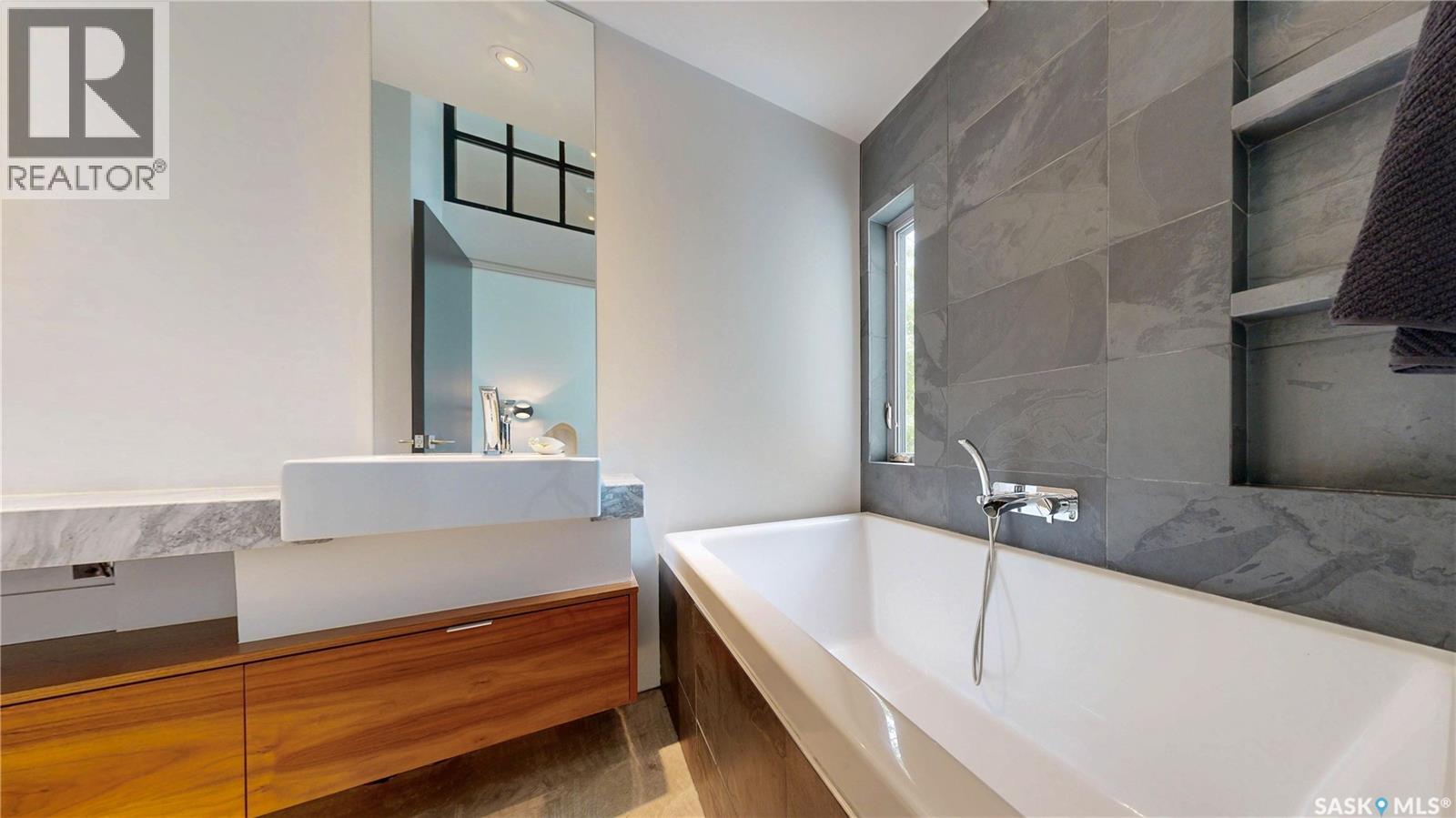 130 Connaught CRESCENT - 19