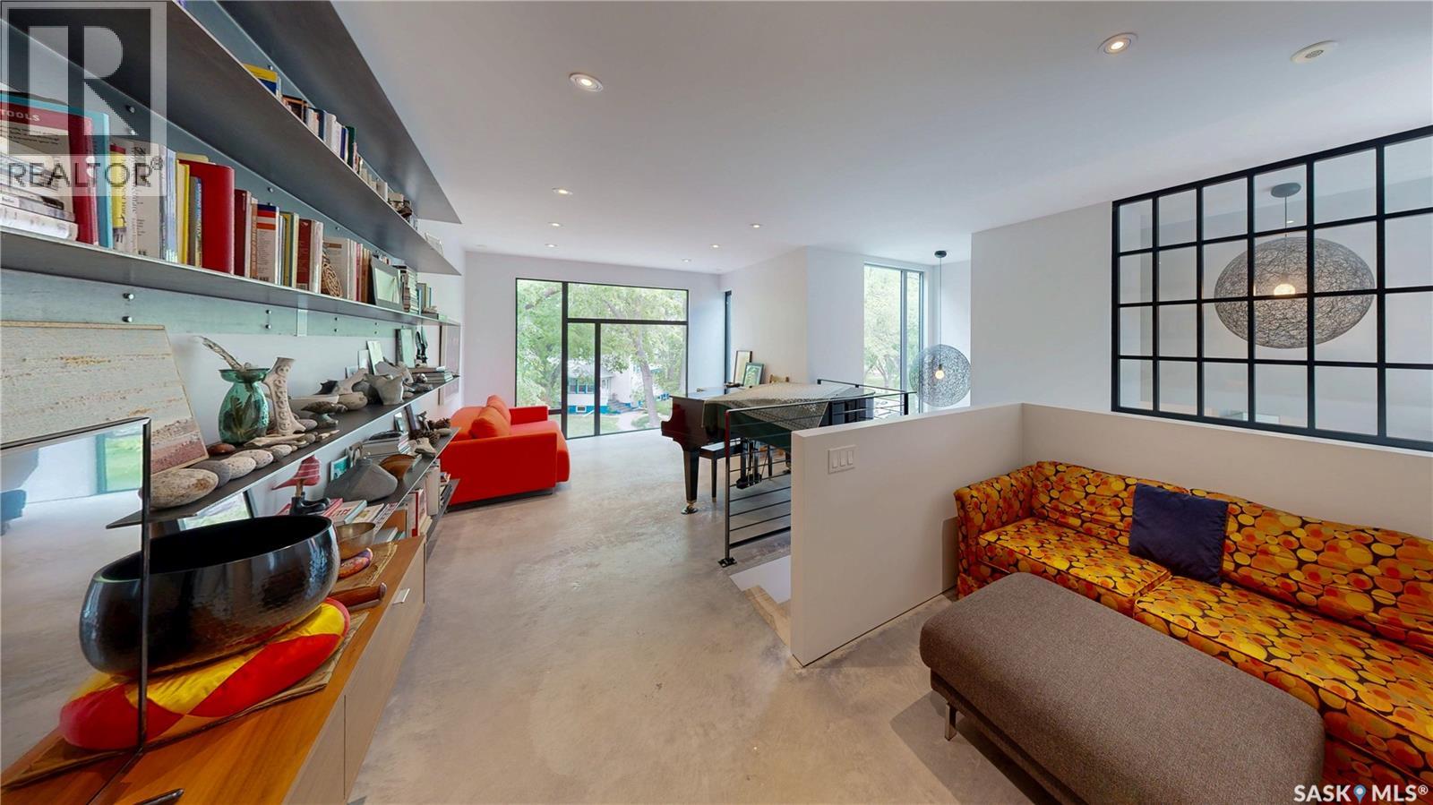 130 Connaught CRESCENT - 25