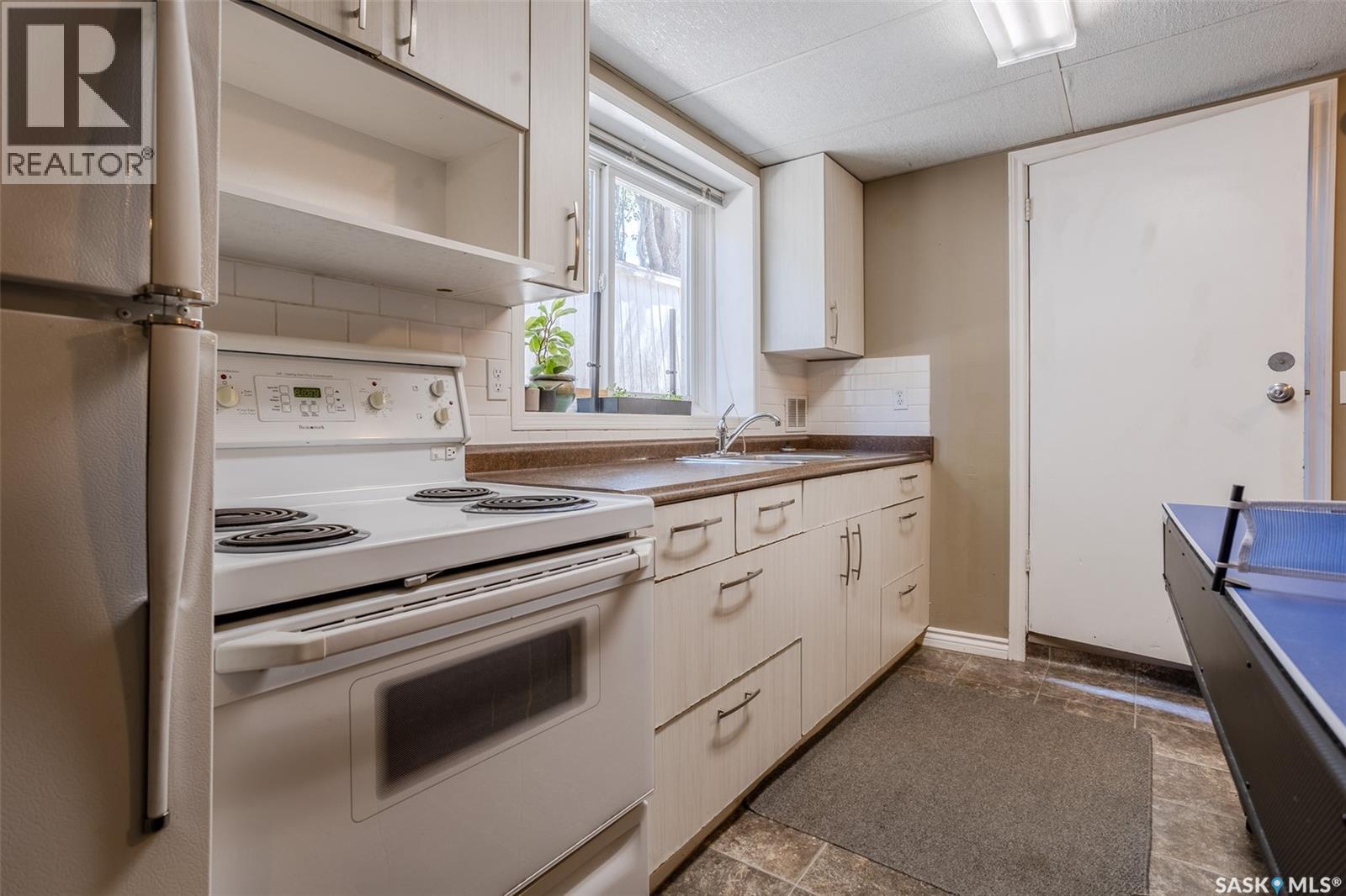 618 3rd STREET E - 25