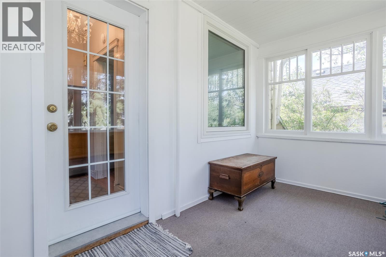 618 3rd STREET E - Image 3