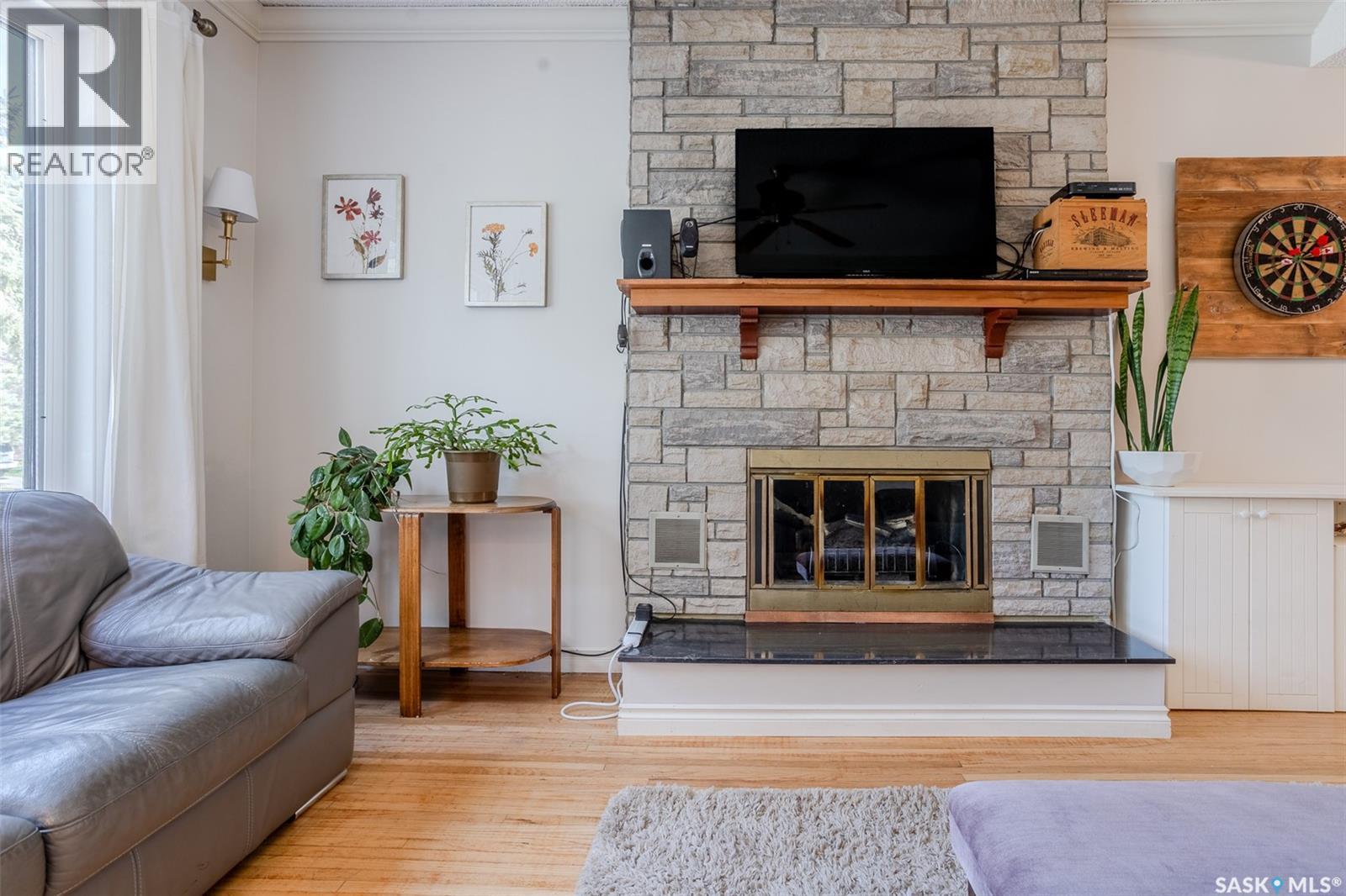 618 3rd STREET E - 8